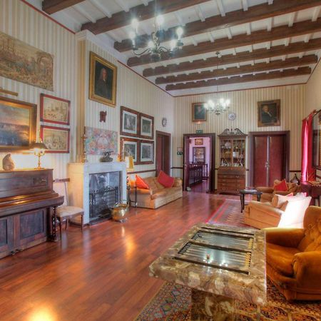 Hotel Del Almirante Es Castell  Interior foto