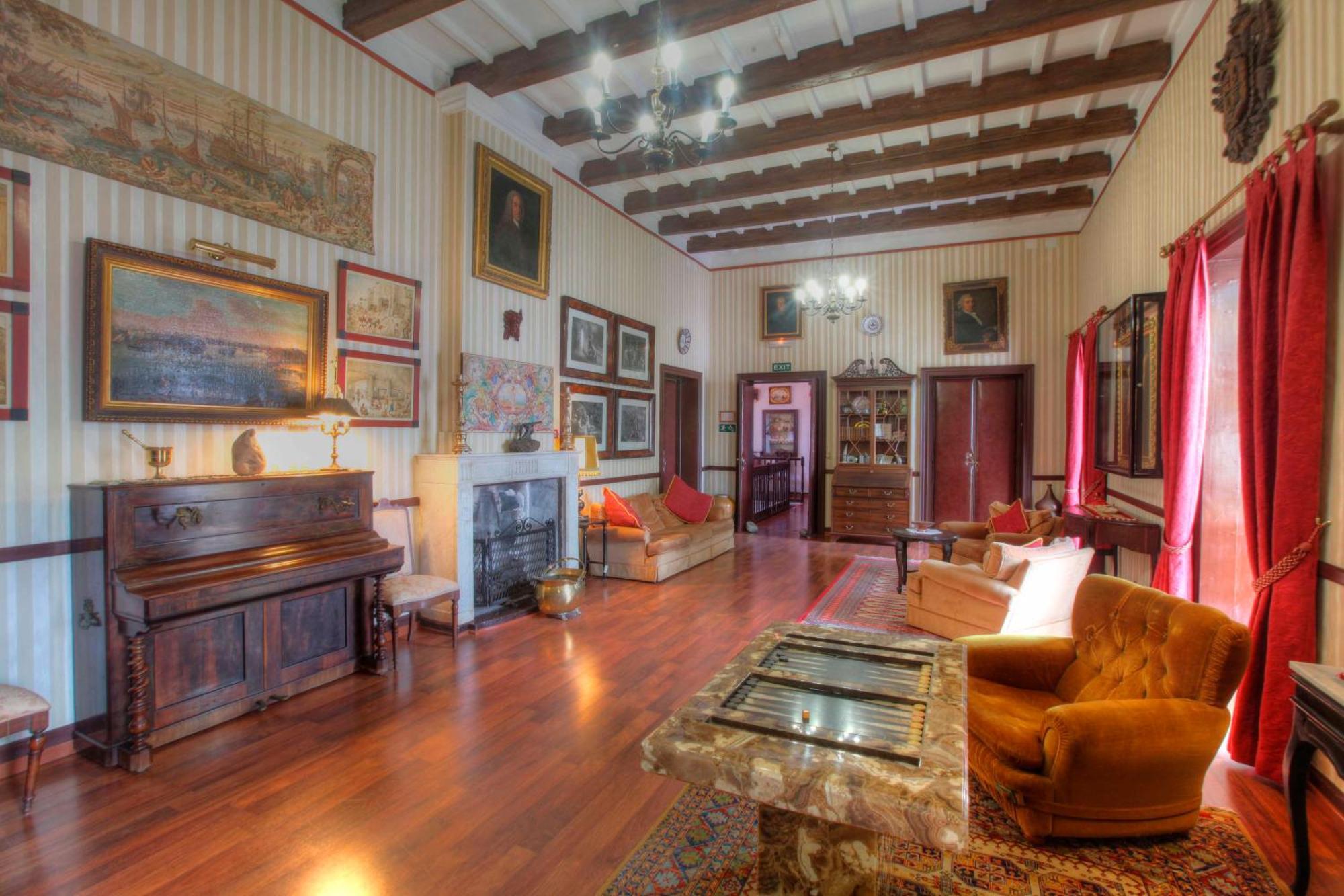 Hotel Del Almirante Es Castell  Interior foto
